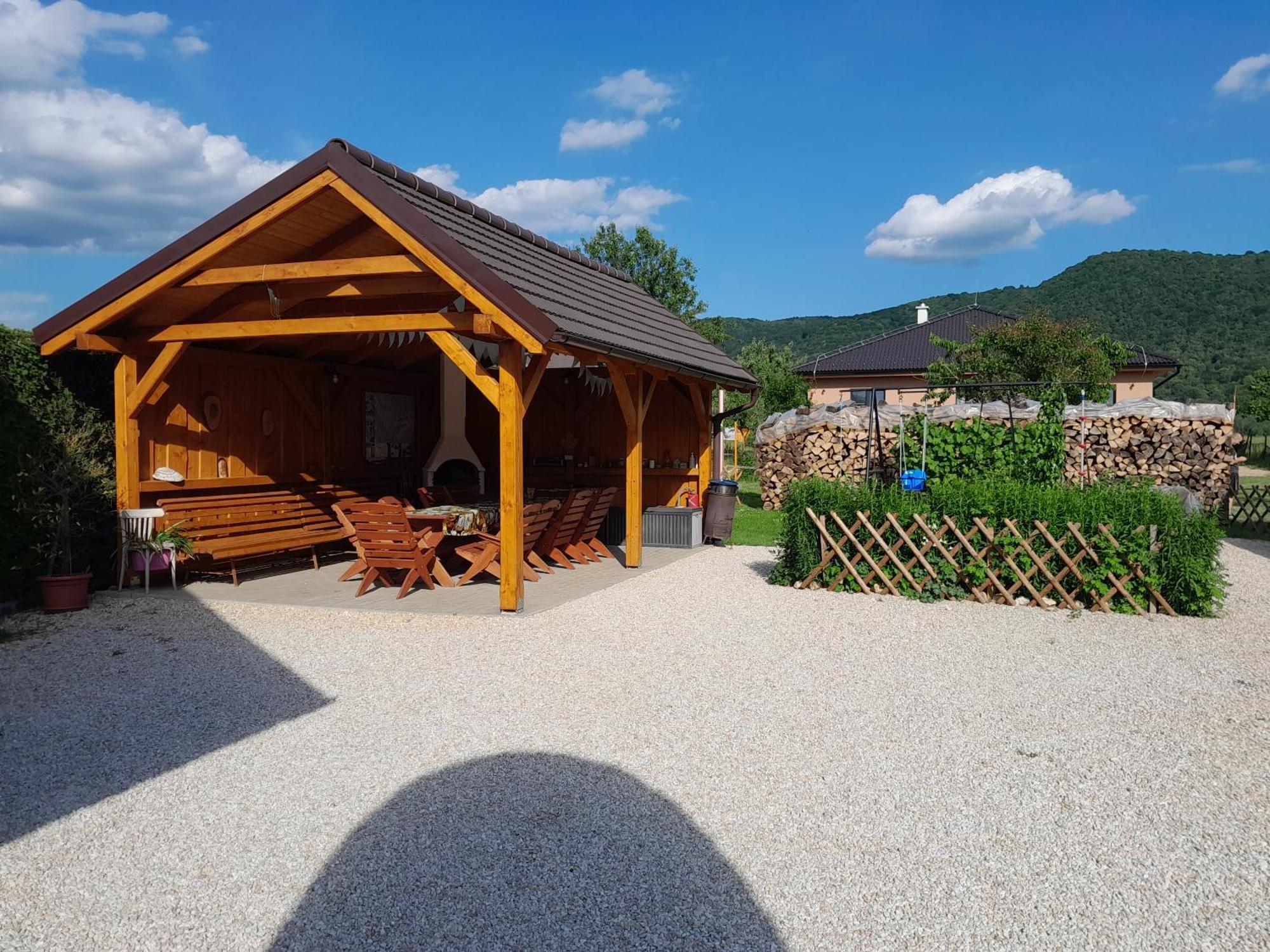 Penzion Anika Krasnohorska Dlha Luka Dış mekan fotoğraf